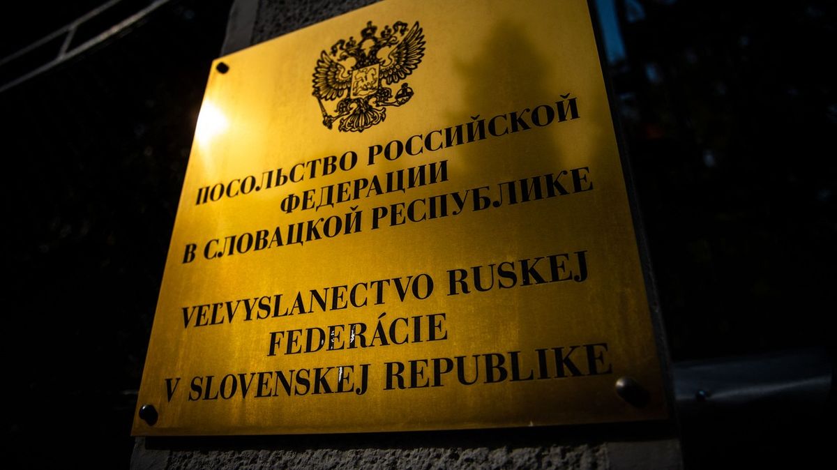 Slováci zrušili Rusům na ambasádě víc míst, než jich tam oficiálně bylo